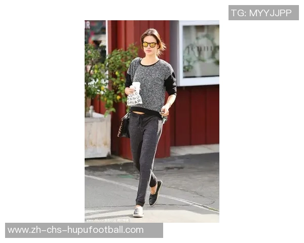 冬季足球服的选择与搭配技巧助你在寒冷天气中尽显球场风采