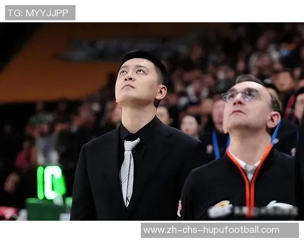 杨鸣评价新援奥利弗的努力与成长过程中的挑战与期待